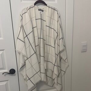 Elegant Cream and Gray Plaid Poncho